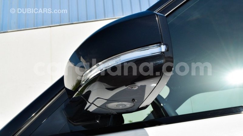 Big with watermark land rover range rover ashanti import dubai 38577