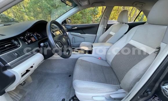 Sayi Na hannu Toyota Camry Black Mota in Girma a Upper East Sayi Na hannu Toyota Camry Black Mota in Girma a Upper East