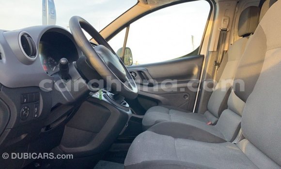 Ra Imported Peugeot Partner funfun Ọkọ̀ in Import - Dubai ni Ashanti Ra Imported Peugeot Partner funfun Ọkọ̀ in Import - Dubai ni Ashanti