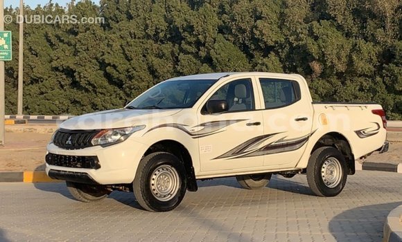 Sayi Imported Mitsubishi L200 White Mota in Import - Dubai a Ashanti Sayi Imported Mitsubishi L200 White Mota in Import - Dubai a Ashanti