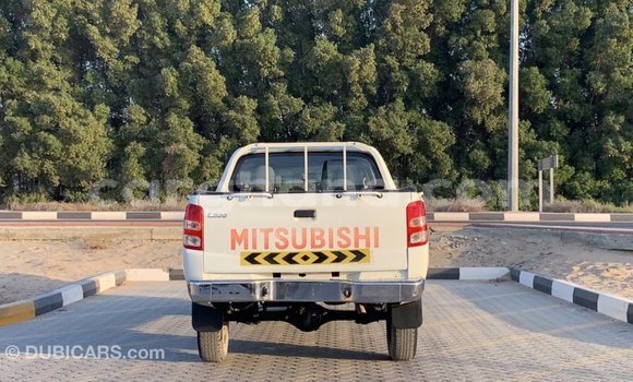Sayi Imported Mitsubishi L200 White Mota in Import - Dubai a Ashanti Sayi Imported Mitsubishi L200 White Mota in Import - Dubai a Ashanti