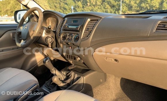 Sayi Imported Mitsubishi L200 White Mota in Import - Dubai a Ashanti Sayi Imported Mitsubishi L200 White Mota in Import - Dubai a Ashanti