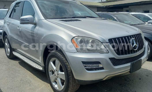 Sayi Na hannu Mercedes‒Benz ML–Class Azurfa Mota in Tema a Greater Accra Sayi Na hannu Mercedes‒Benz ML–Class Azurfa Mota in Tema a Greater Accra
