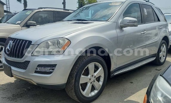 Sayi Na hannu Mercedes‒Benz ML–Class Azurfa Mota in Tema a Greater Accra Sayi Na hannu Mercedes‒Benz ML–Class Azurfa Mota in Tema a Greater Accra