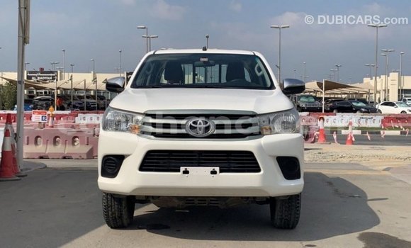 Ra Imported Toyota Hilux funfun Ọkọ̀ in Import - Dubai ni Ashanti Ra Imported Toyota Hilux funfun Ọkọ̀ in Import - Dubai ni Ashanti