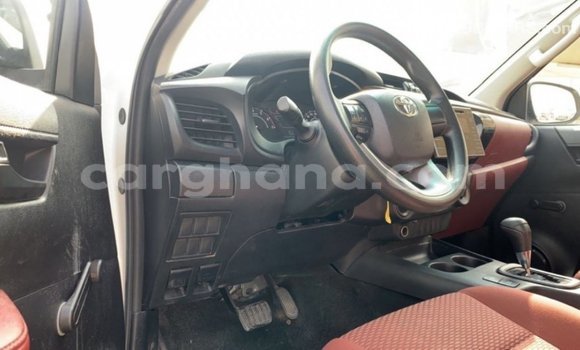 Ra Imported Toyota Hilux funfun Ọkọ̀ in Import - Dubai ni Ashanti Ra Imported Toyota Hilux funfun Ọkọ̀ in Import - Dubai ni Ashanti