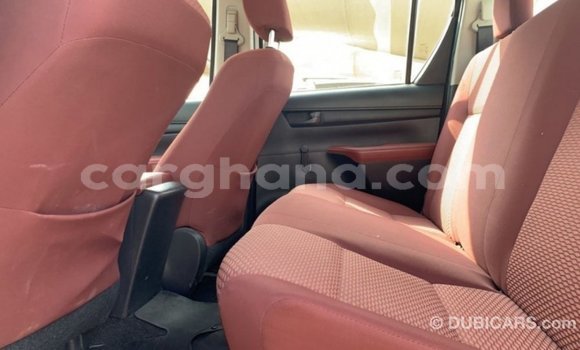Ra Imported Toyota Hilux funfun Ọkọ̀ in Import - Dubai ni Ashanti Ra Imported Toyota Hilux funfun Ọkọ̀ in Import - Dubai ni Ashanti