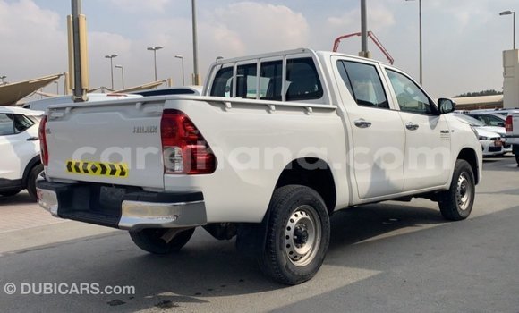 Buy Import Toyota Hilux White Car in Import - Dubai in Ashanti Buy Import Toyota Hilux White Car in Import - Dubai in Ashanti