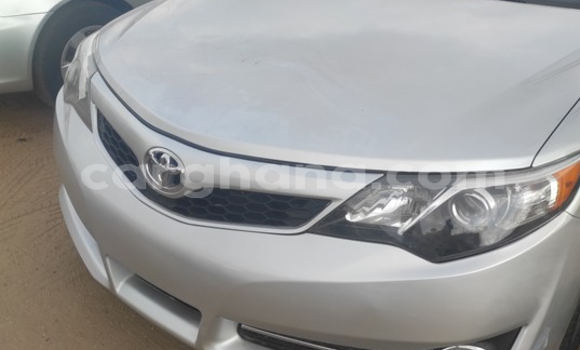 Ra Àlòkù Toyota Camry Silver Ọkọ̀ in Tema ni Greater Accra