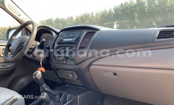 Buy Import Mitsubishi L200 White Car in Import - Dubai in Ashanti Buy Import Mitsubishi L200 White Car in Import - Dubai in Ashanti