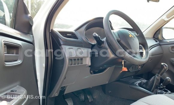 Buy Import Mitsubishi L200 White Car in Import - Dubai in Ashanti Buy Import Mitsubishi L200 White Car in Import - Dubai in Ashanti