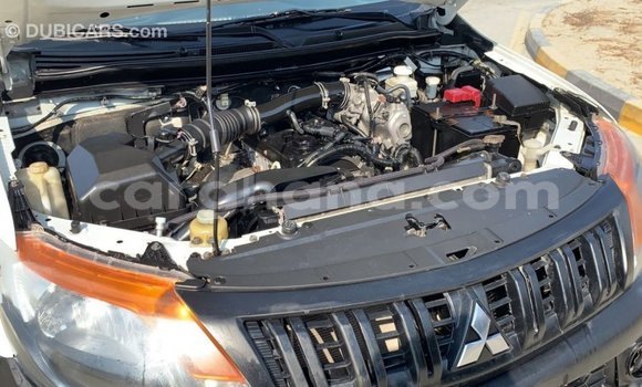 Buy Import Mitsubishi L200 White Car in Import - Dubai in Ashanti Buy Import Mitsubishi L200 White Car in Import - Dubai in Ashanti