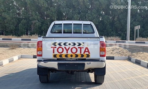 Ra Imported Toyota Hilux funfun Ọkọ̀ in Import - Dubai ni Ashanti Ra Imported Toyota Hilux funfun Ọkọ̀ in Import - Dubai ni Ashanti