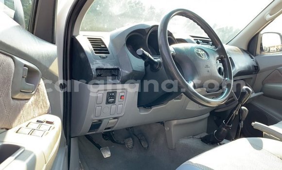 Ra Imported Toyota Hilux funfun Ọkọ̀ in Import - Dubai ni Ashanti Ra Imported Toyota Hilux funfun Ọkọ̀ in Import - Dubai ni Ashanti