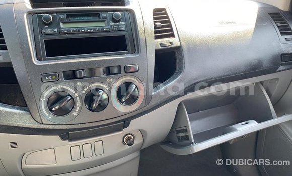 Ra Imported Toyota Hilux funfun Ọkọ̀ in Import - Dubai ni Ashanti Ra Imported Toyota Hilux funfun Ọkọ̀ in Import - Dubai ni Ashanti