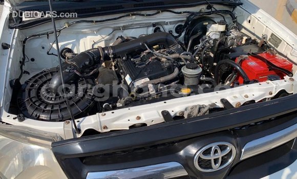 Ra Imported Toyota Hilux funfun Ọkọ̀ in Import - Dubai ni Ashanti Ra Imported Toyota Hilux funfun Ọkọ̀ in Import - Dubai ni Ashanti