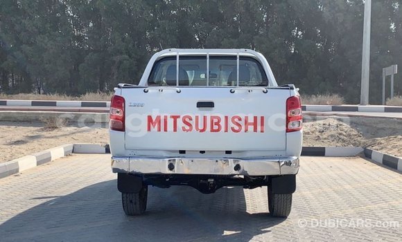 Ra Imported Mitsubishi L200 funfun Ọkọ̀ in Import - Dubai ni Ashanti Ra Imported Mitsubishi L200 funfun Ọkọ̀ in Import - Dubai ni Ashanti