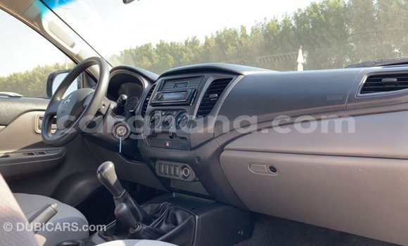 Ra Imported Mitsubishi L200 funfun Ọkọ̀ in Import - Dubai ni Ashanti Ra Imported Mitsubishi L200 funfun Ọkọ̀ in Import - Dubai ni Ashanti