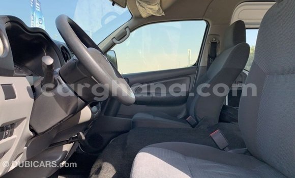 Buy Import Nissan Urvan White Car in Import - Dubai in Ashanti Buy Import Nissan Urvan White Car in Import - Dubai in Ashanti
