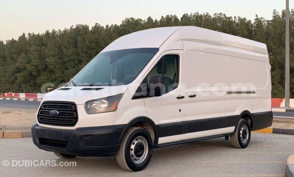 Ra Imported Ford Club Wagon funfun Ọkọ̀ in Import - Dubai ni Ashanti Ra Imported Ford Club Wagon funfun Ọkọ̀ in Import - Dubai ni Ashanti