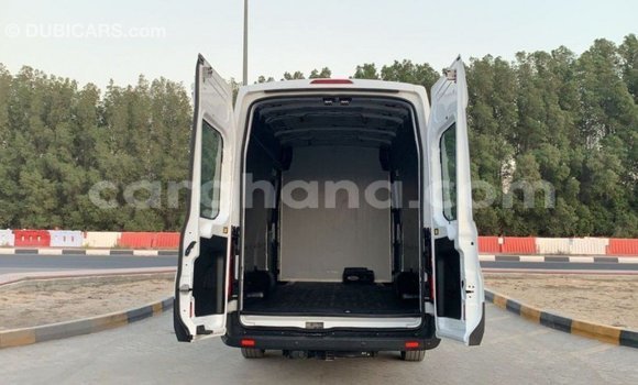 Ra Imported Ford Club Wagon funfun Ọkọ̀ in Import - Dubai ni Ashanti Ra Imported Ford Club Wagon funfun Ọkọ̀ in Import - Dubai ni Ashanti