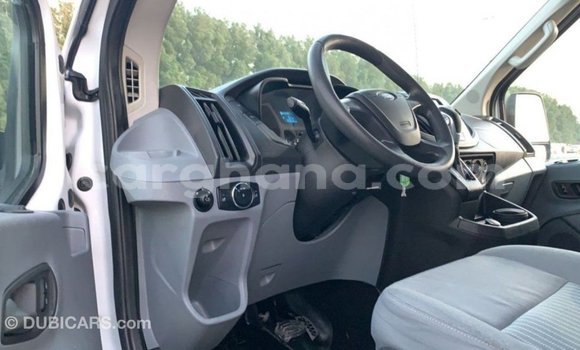 Ra Imported Ford Club Wagon funfun Ọkọ̀ in Import - Dubai ni Ashanti Ra Imported Ford Club Wagon funfun Ọkọ̀ in Import - Dubai ni Ashanti