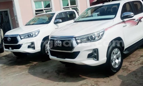 Buy Used Toyota Hilux White Car in Sekondi–Takoradi Metropolitan in Western Buy Used Toyota Hilux White Car in Sekondi–Takoradi Metropolitan in Western