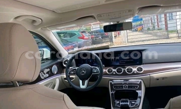Buy Used Mercedes-Benz E-Classe White Car in Accra in Greater Accra Buy Used Mercedes-Benz E-Classe White Car in Accra in Greater Accra