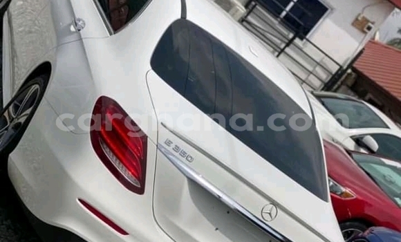 Buy Used Mercedes-Benz E-Classe White Car in Accra in Greater Accra Buy Used Mercedes-Benz E-Classe White Car in Accra in Greater Accra