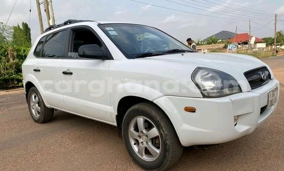 Ra Àlòkù Hyundai Tucson funfun Ọkọ̀ in Accra ni Greater Accra Ra Àlòkù Hyundai Tucson funfun Ọkọ̀ in Accra ni Greater Accra