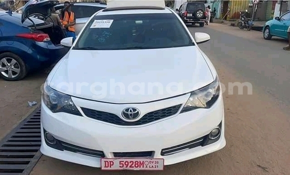 Buy Used Toyota Camry White Car in Accra in Greater Accra Buy Used Toyota Camry White Car in Accra in Greater Accra