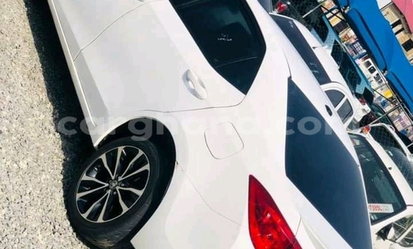 Buy Used Toyota Corolla White Car in Accra in Greater Accra Buy Used Toyota Corolla White Car in Accra in Greater Accra