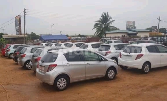 Ra Àlòkù Toyota Vitz Miiran Ọkọ̀ in Accra ni Greater Accra Ra Àlòkù Toyota Vitz Miiran Ọkọ̀ in Accra ni Greater Accra