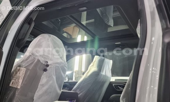 Ra Imported Chevrolet Suburban funfun Ọkọ̀ in Import - Dubai ni Ashanti Ra Imported Chevrolet Suburban funfun Ọkọ̀ in Import - Dubai ni Ashanti