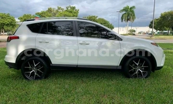Buy Used Toyota RAV4 White Car in Accra in Greater Accra Buy Used Toyota RAV4 White Car in Accra in Greater Accra