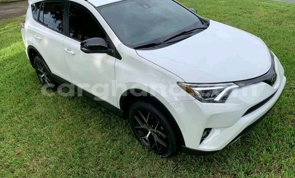 Buy Used Toyota RAV4 White Car in Accra in Greater Accra Buy Used Toyota RAV4 White Car in Accra in Greater Accra