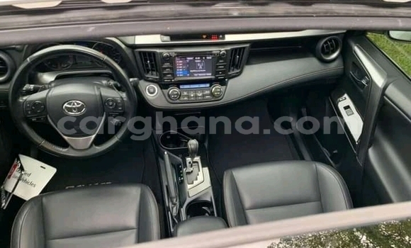 Buy Used Toyota RAV4 White Car in Accra in Greater Accra Buy Used Toyota RAV4 White Car in Accra in Greater Accra