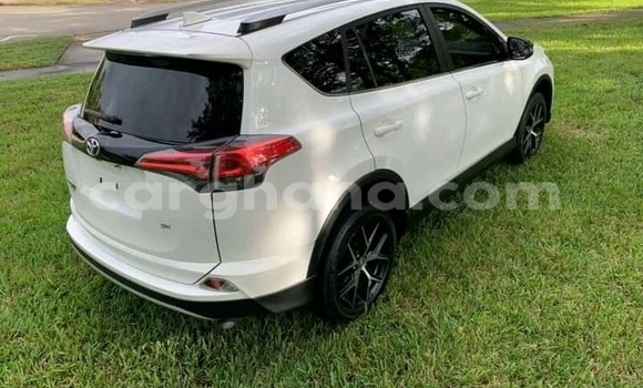Buy Used Toyota RAV4 White Car in Accra in Greater Accra Buy Used Toyota RAV4 White Car in Accra in Greater Accra