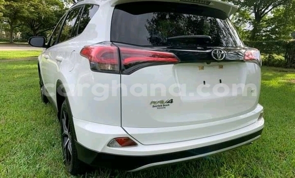 Buy Used Toyota RAV4 White Car in Accra in Greater Accra Buy Used Toyota RAV4 White Car in Accra in Greater Accra