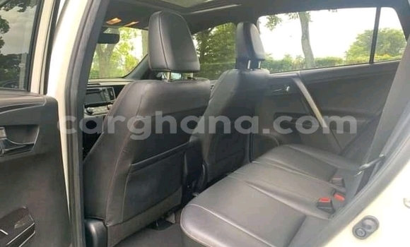 Buy Used Toyota RAV4 White Car in Accra in Greater Accra Buy Used Toyota RAV4 White Car in Accra in Greater Accra