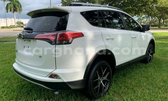 Buy Used Toyota RAV4 White Car in Accra in Greater Accra Buy Used Toyota RAV4 White Car in Accra in Greater Accra