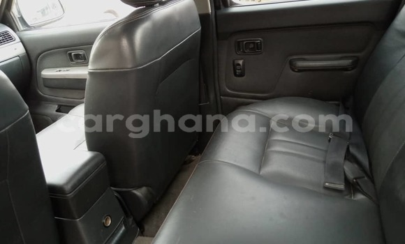 Sayi Na hannu Nissan Frontier Black Mota in Sekondi–Takoradi Metropolitan a Yamma Sayi Na hannu Nissan Frontier Black Mota in Sekondi–Takoradi Metropolitan a Yamma