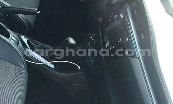 Ra Àlòkù Toyota Corolla funfun Ọkọ̀ in Accra ni Greater Accra Ra Àlòkù Toyota Corolla funfun Ọkọ̀ in Accra ni Greater Accra