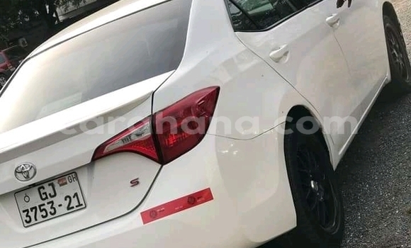 Ra Àlòkù Toyota Corolla funfun Ọkọ̀ in Accra ni Greater Accra Ra Àlòkù Toyota Corolla funfun Ọkọ̀ in Accra ni Greater Accra