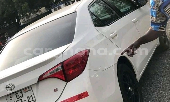Ra Àlòkù Toyota Corolla funfun Ọkọ̀ in Accra ni Greater Accra Ra Àlòkù Toyota Corolla funfun Ọkọ̀ in Accra ni Greater Accra