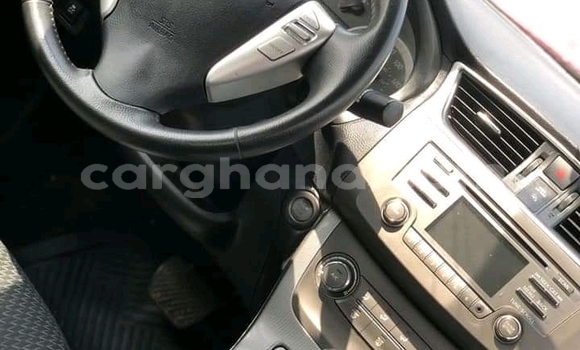 Ra Àlòkù Nissan Sentra funfun Ọkọ̀ in Accra ni Greater Accra Ra Àlòkù Nissan Sentra funfun Ọkọ̀ in Accra ni Greater Accra