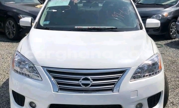 Ra Àlòkù Nissan Sentra funfun Ọkọ̀ in Accra ni Greater Accra Ra Àlòkù Nissan Sentra funfun Ọkọ̀ in Accra ni Greater Accra