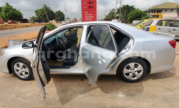 Ra Imported Toyota Camry Silver Ọkọ̀ in Accra ni Greater Accra Ra Imported Toyota Camry Silver Ọkọ̀ in Accra ni Greater Accra
