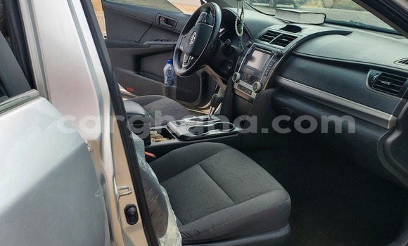 Ra Imported Toyota Camry Silver Ọkọ̀ in Accra ni Greater Accra Ra Imported Toyota Camry Silver Ọkọ̀ in Accra ni Greater Accra