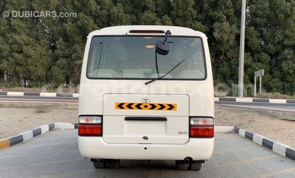 Ra Imported Toyota Coaster funfun Ọkọ̀ in Import - Dubai ni Ashanti Ra Imported Toyota Coaster funfun Ọkọ̀ in Import - Dubai ni Ashanti